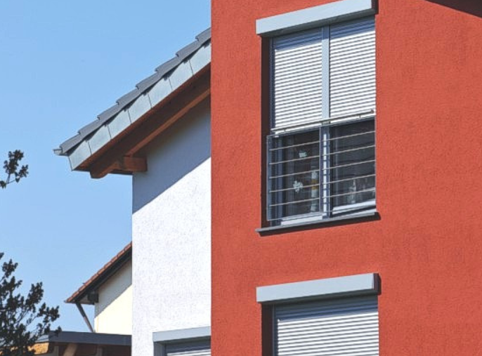 Rollladen an einer Hausfassade