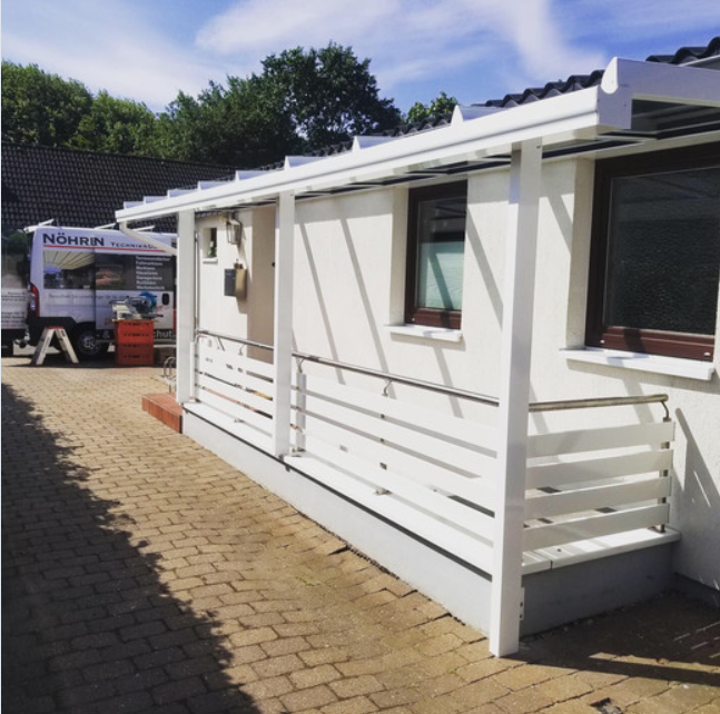Terrassendach an unserer Ausstellung